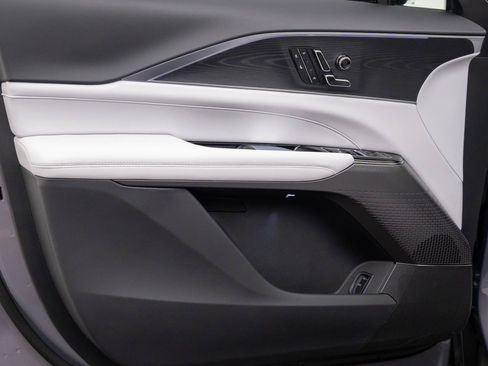 New 2026 Cadillac Lyriq Luxury image 15