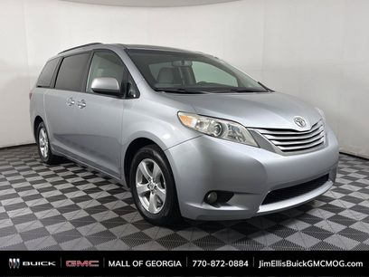 Used 2017 Toyota Sienna LE