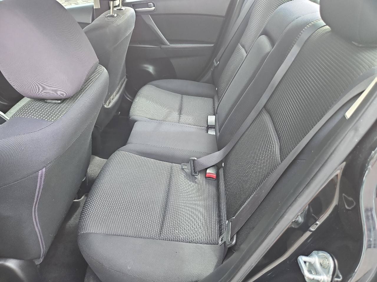 Used 2012 MAZDA MAZDA3 i Touring FWD image 20