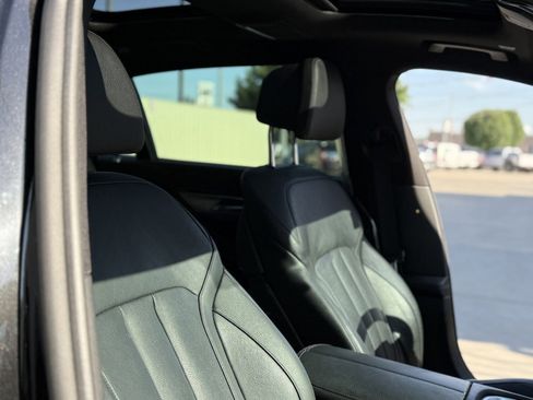 Used 2019 BMW 740i w/ Executive Package RWD image 27