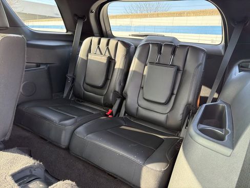 Used 2017 Ford Explorer XLT w/ Equipment Group 202A image 22