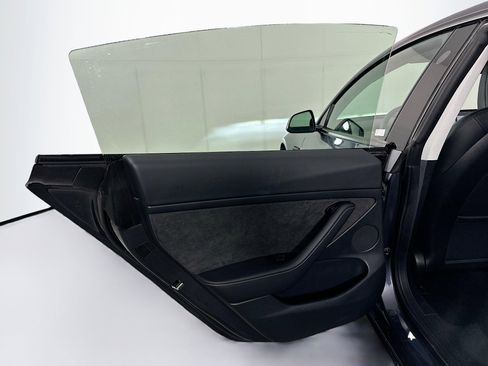 Used 2023 Tesla Model 3 Standard Range image 24