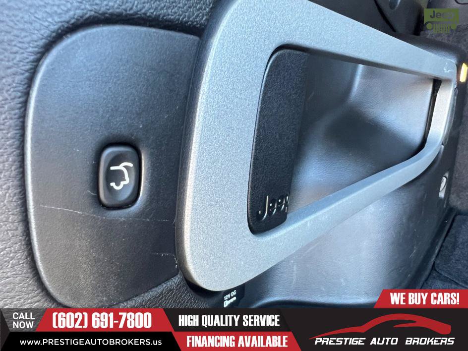 Used 2015 Jeep Cherokee Latitude w/ Comfort/Convenience Group FWD image 48