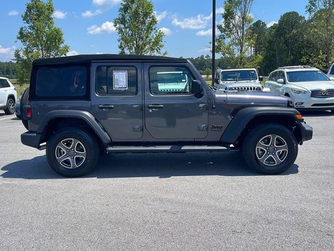 Used 2022 Jeep Wrangler Unlimited Sport AWD/4WD image 8