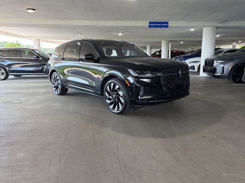 Used 2024 Lincoln Nautilus Reserve w/ Equipment Group 202A AWD/4WD image 6