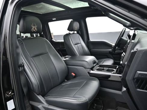 Used 2022 Ford F250 Lariat w/ Black Appearance Package image 27