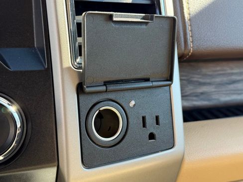 Used 2020 Ford F150 Lariat image 33