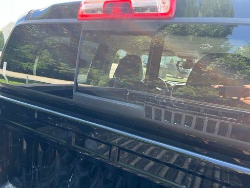 Used 2017 GMC Canyon SLT w/ Trailering Package RWD image 9