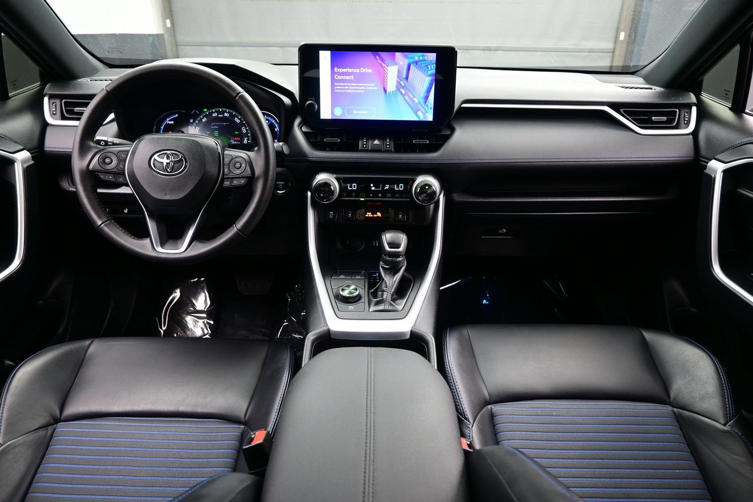 Used 2024 Toyota RAV4 XSE w/ Weather Package AWD/4WD image 17