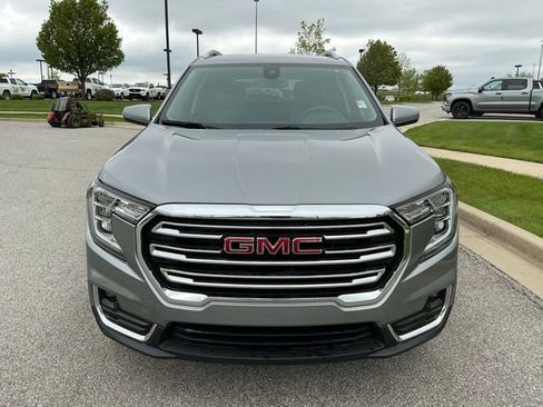 Used 2024 GMC Terrain SLT AWD/4WD image 9
