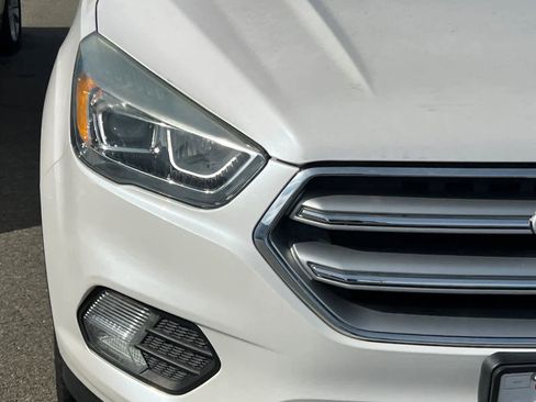 Used 2017 Ford Escape Titanium image 8