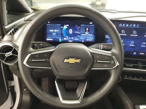 Used 2026 Chevrolet Equinox EV LT FWD image 20