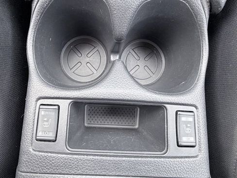 Used 2018 Nissan Rogue SV image 17