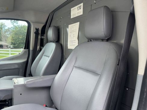 Used 2017 Ford Transit 150 130 Low Roof w/ Exterior Upgrade Package RWD image 11