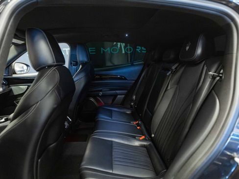 Used 2025 Maserati Grecale Modena image 12