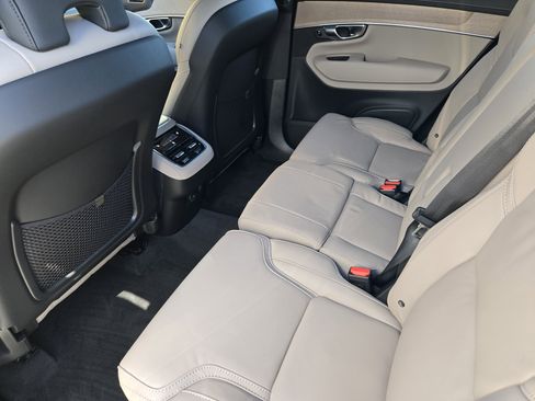 New 2026 Volvo XC90 B6 Ultra image 34