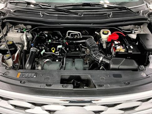 Used 2019 Ford Explorer XLT FWD image 11