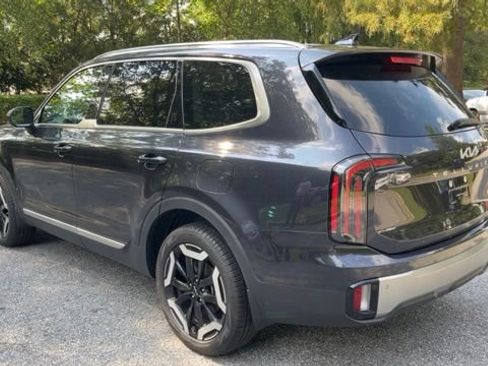 Used 2025 Kia Telluride EX w/ EX Captain's Chair Package FWD image 7