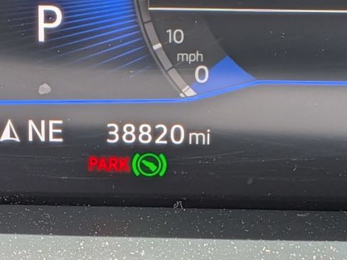 Used 2022 Volkswagen Tiguan SE AWD/4WD image 21