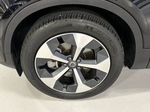 Certified 2023 Volvo XC40 B5 Plus w/ Climate Package AWD/4WD image 8
