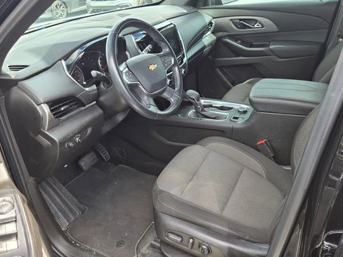 Used 2023 Chevrolet Traverse LT image 5