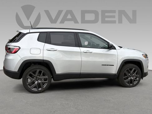 New 2026 Jeep Compass Latitude image 6