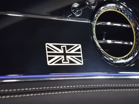 Certified 2020 Bentley Flying Spur W12 image 27