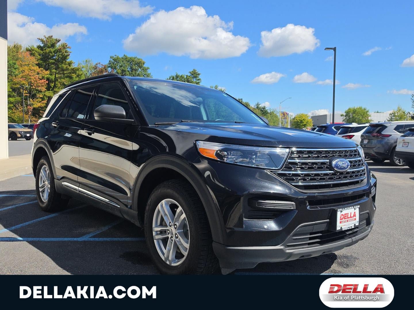Used 2023 Ford Explorer XLT AWD/4WD image 15