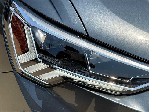 New 2025 Audi Q3 2.0T Premium Plus image 13