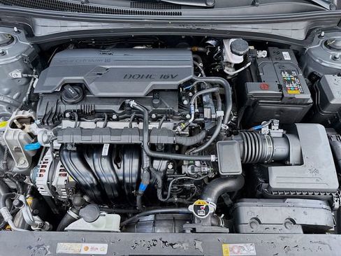 Certified 2025 Hyundai Elantra Sport image 28