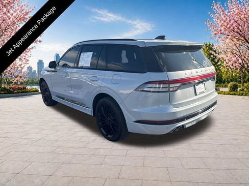 Certified 2025 Lincoln Aviator Reserve w/ Jet Appearance Package AWD/4WD image 4