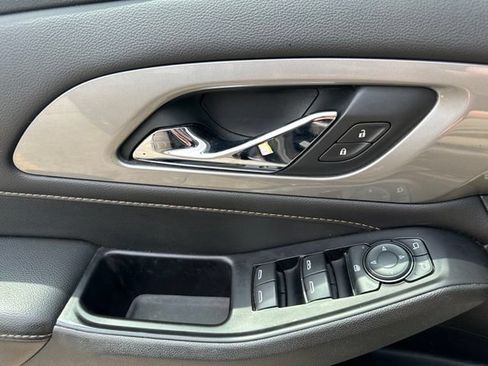 Used 2020 Chevrolet Traverse RS AWD/4WD image 16