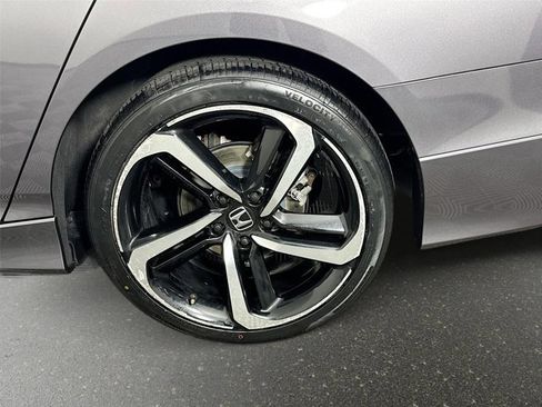 Used 2018 Honda Accord Sport image 29