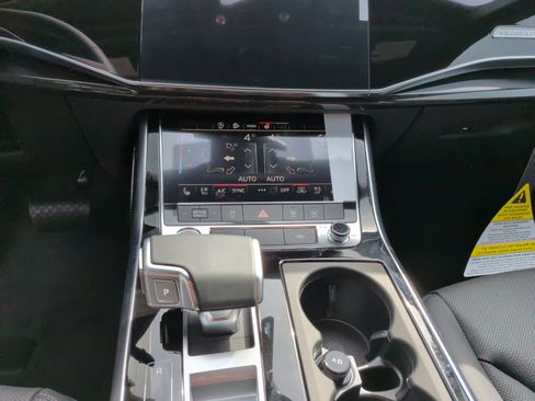 Used 2026 Audi Q7 2.0T Premium Plus AWD/4WD image 25