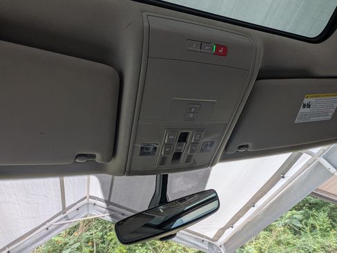 Used 2021 Volkswagen Atlas SE w/ Panoramic Sunroof Package FWD image 31