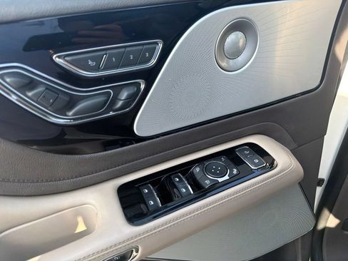 Used 2020 Lincoln Aviator Reserve w/ Equipment Group 202A AWD/4WD image 11