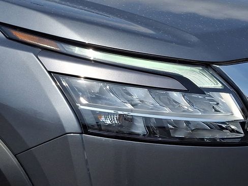 Certified 2023 Nissan Pathfinder SL image 9