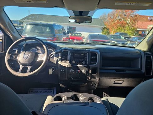 Used 2017 RAM 1500 ST w/ SXT Appearance Group image 17