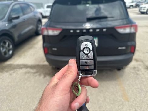 Used 2021 Ford Escape SE w/ SE Sport Appearance Package AWD/4WD image 8