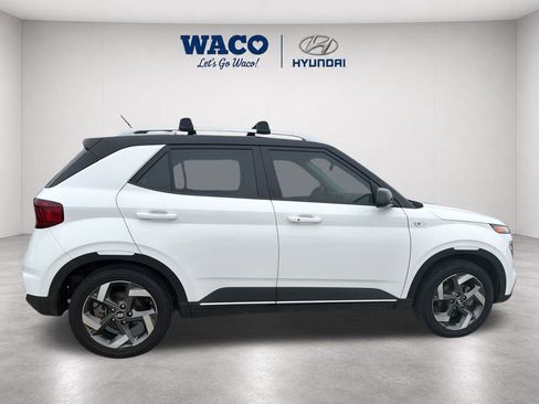 Used 2024 Hyundai Venue Limited FWD image 12