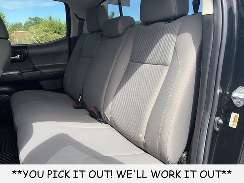 Used 2022 Toyota Tacoma SR5 RWD image 9