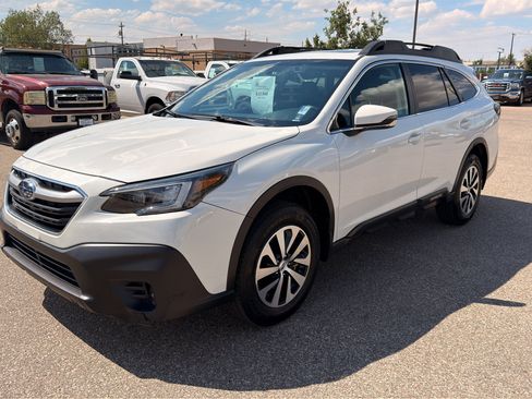 Used 2022 Subaru Outback Premium AWD/4WD image 3