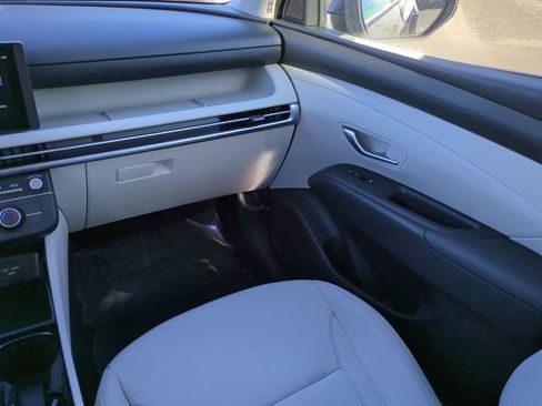 New 2026 Hyundai Tucson SE image 16