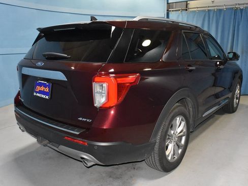 Used 2022 Ford Explorer Limited w/ Equipment Group 301A AWD/4WD image 30