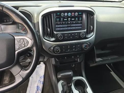 Used 2017 Chevrolet Colorado LT image 9