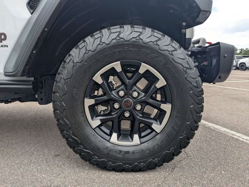 Used 2024 Jeep Wrangler Rubicon w/ Capability Package image 10