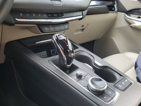 Used 2023 Cadillac XT4 Luxury w/ Cold Weather Package image 28