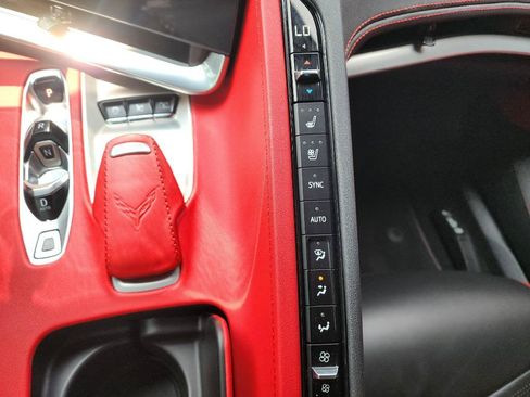 Used 2021 Chevrolet Corvette Stingray Preferred Cpe w/ Z51 Performance Package RWD image 19