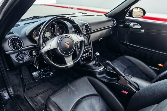Used 2010 Porsche Boxster RWD image 2