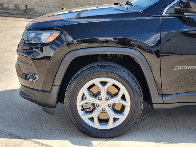 Used 2024 Jeep Compass Sport AWD/4WD image 15